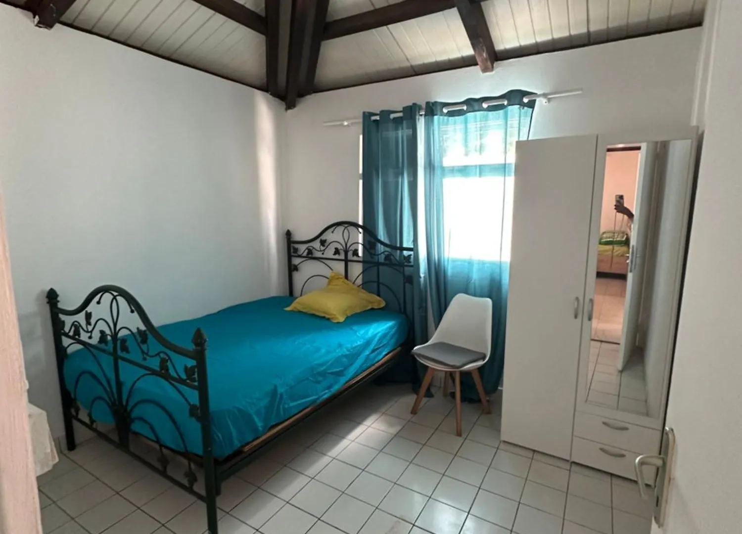 Jolie Maison Saisonniere En Guadeloupe De 160M2 Disposant De 4 Chambres 2 Toilettes Une Grande Veranda Et Terrasse Vieux-Fort 0*,