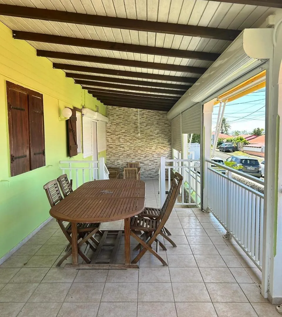 Holiday home Jolie Maison Saisonniere En Guadeloupe De 160M2 Disposant De 4 Chambres 2 Toilettes Une Grande Veranda Et Terrasse Vieux-Fort